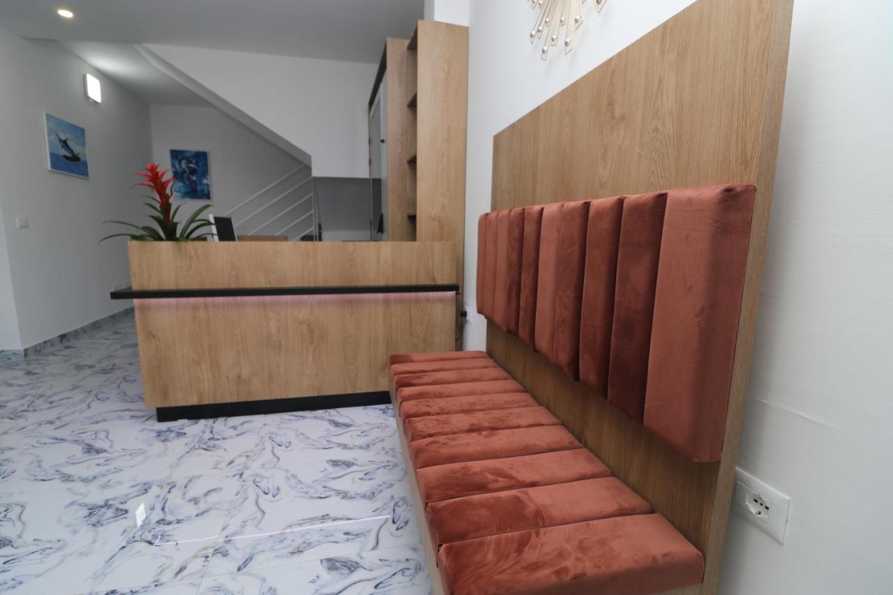 Heming-Way Hotel Durrës Zewnętrze zdjęcie