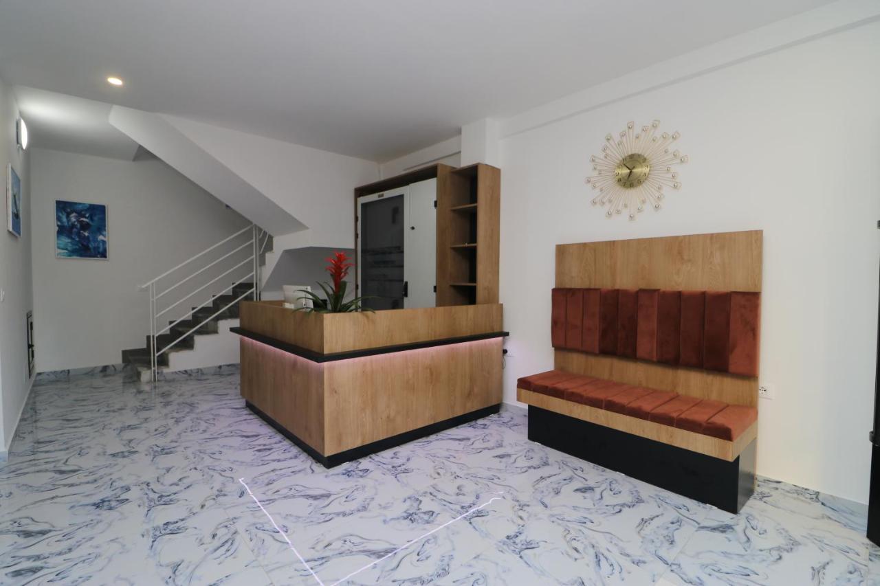 Heming-Way Hotel Durrës Zewnętrze zdjęcie