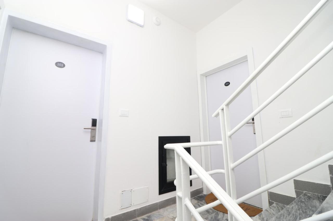 Heming-Way Hotel Durrës Zewnętrze zdjęcie