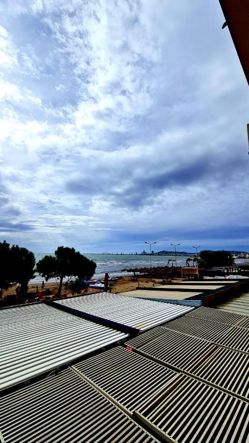 Heming-Way Hotel Durrës Zewnętrze zdjęcie