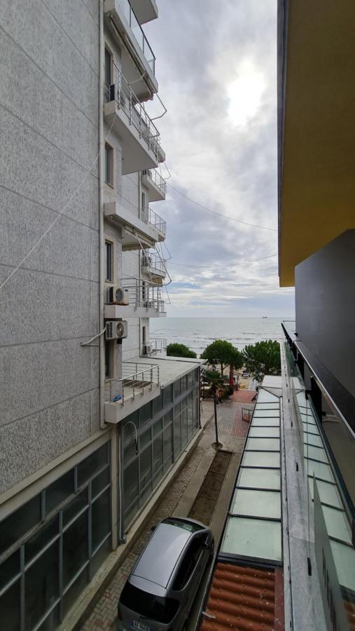 Heming-Way Hotel Durrës Zewnętrze zdjęcie